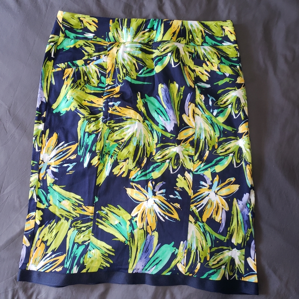 Olivia & Martin tropical colors skirt. Size 10